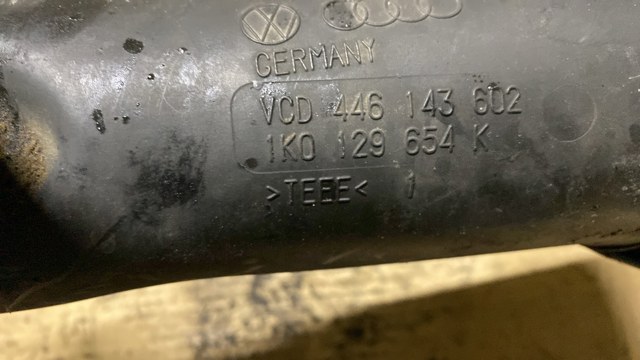 VAG 1K0129654K Патрубок воздушный, вход в турбину (наддув) в наличии Каменское