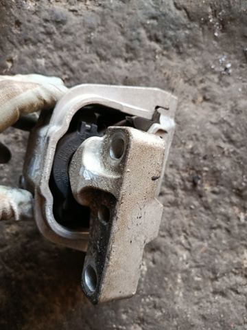 Подушка двигуна — фото 5