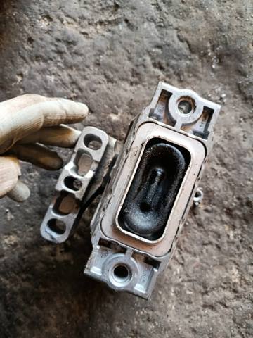 Подушка двигуна — фото 3