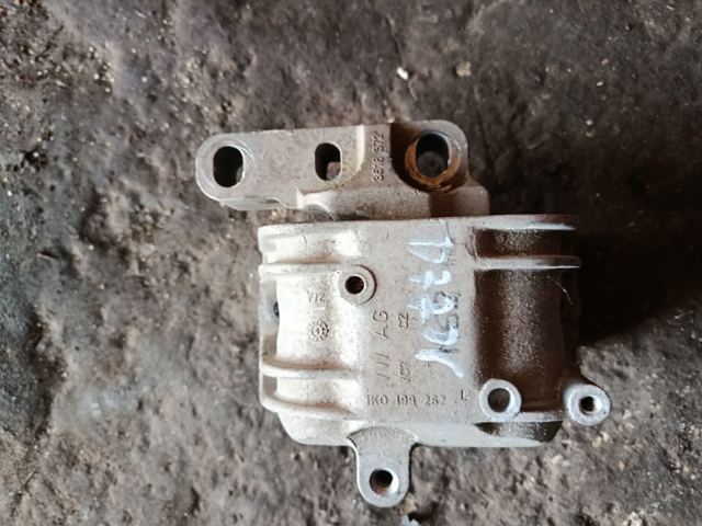 Подушка (опора) двигуна, права