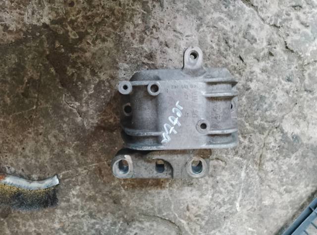 Подушка (опора) двигуна, права