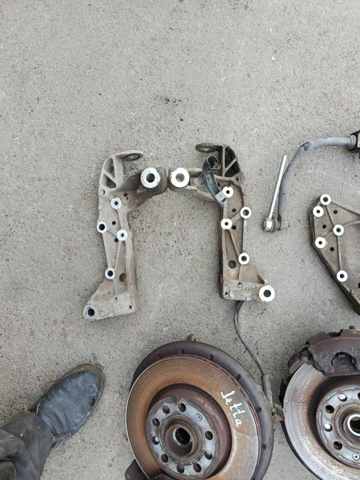 Кронштейн передньої балки