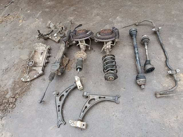 Балка передньої підвіски, підрамник — фото 6