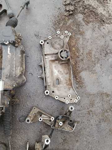 Балка передньої підвіски, підрамник — фото 3