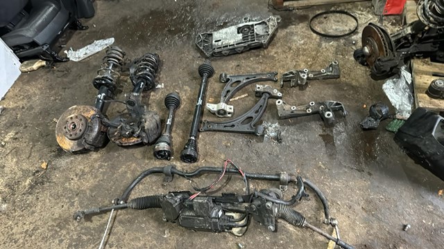 1K0407271AT VAG Левая полуось купить в Запорожье