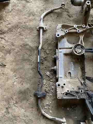 Стабилизатор передний