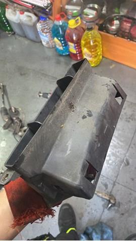 Воздуховод/дефлектор радиатора, верхний