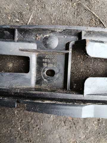 Кронштейн бампера переднього, зовнішній правий — фото 2