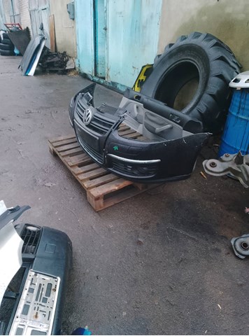 Бампер передний