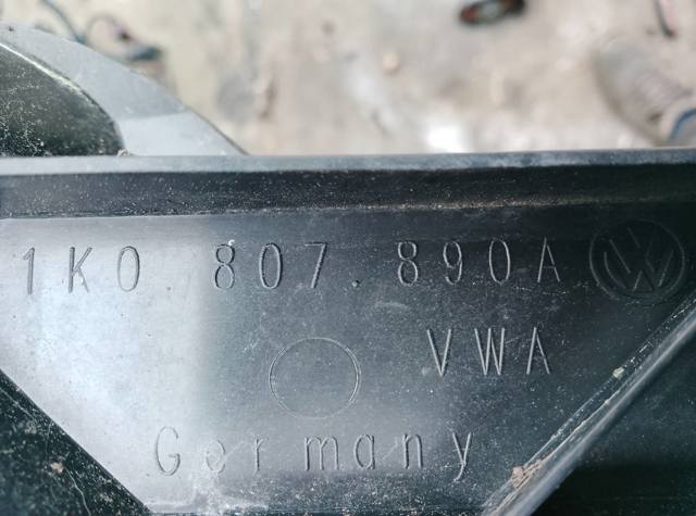 1K0807890A VAG Кронштейн бампера переднего правый купить в Сумы