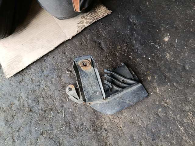 Бризковики задній, правий — фото 6