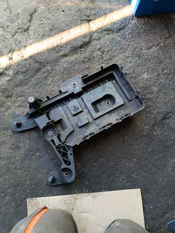 Кріплення/підставка акумулятора (АКБ) — фото 4