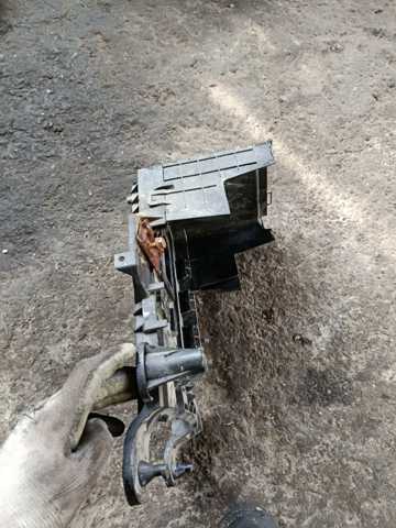 Кріплення/підставка акумулятора (АКБ) — фото 12