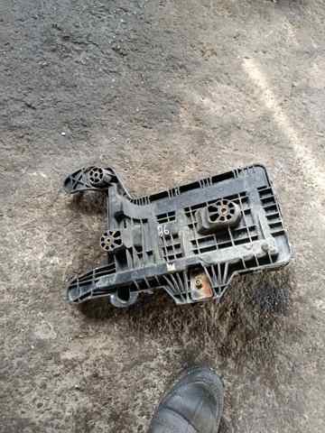 Кріплення/підставка акумулятора (АКБ) — фото 11