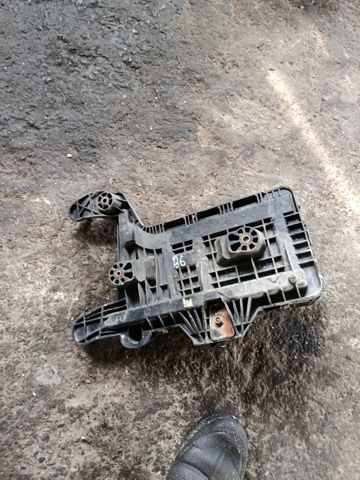 Кріплення/підставка акумулятора (АКБ) — фото 10