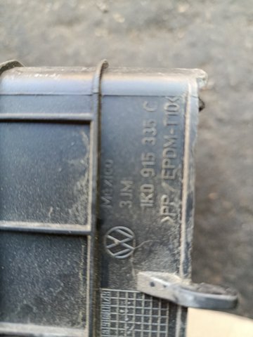 Кришка акумулятора (АКБ) — фото 2