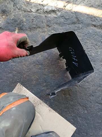 Кришка акумулятора (АКБ) — фото 4