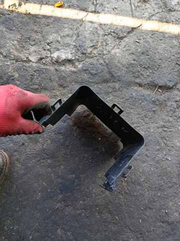 Кришка акумулятора (АКБ) — фото 4