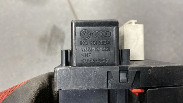 Реле электрическое многофункциональное 1K0951253A BOSCH