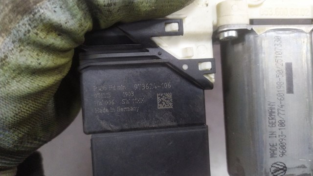 Двигун стеклопод'емника двері задньої, лівої