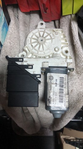 мотор задний правий