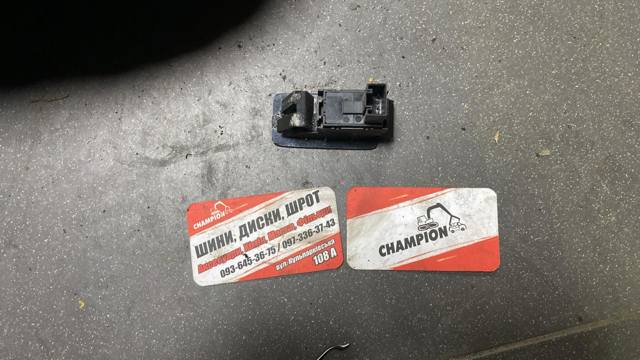 Кнопковий блок керування склопідіймачами передній правий — фото 5