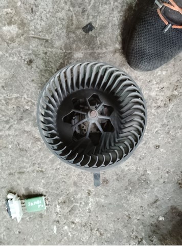 Двигун вентилятора пічки (обігрівача салону)