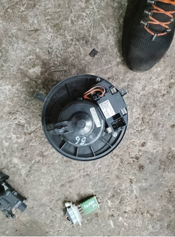 Двигун вентилятора пічки (обігрівача салону)