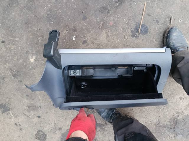 Ящик для рукавичок (бардачок) — фото 3