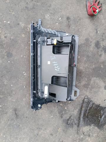 Ящик для рукавичок (бардачок) — фото 16