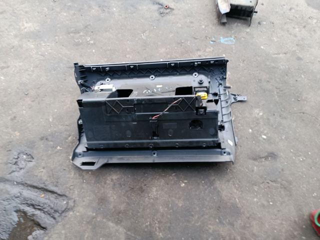 Ящик для рукавичок (бардачок) — фото 13