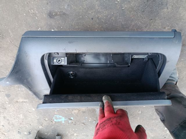 Ящик для рукавичок (бардачок) — фото 9