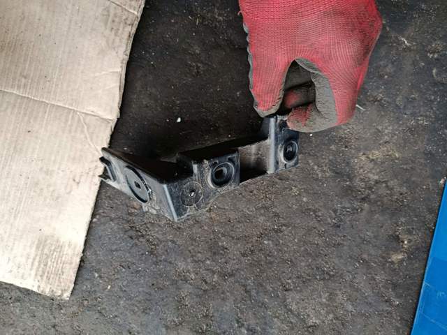 Кронштейн бампера — фото 3