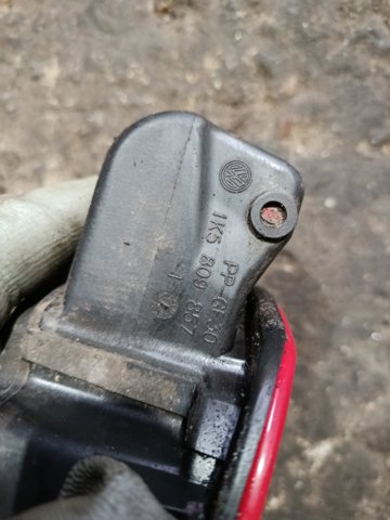 Лючок бензобаку — фото 2