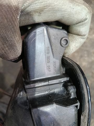 Лючок бака — фото 2