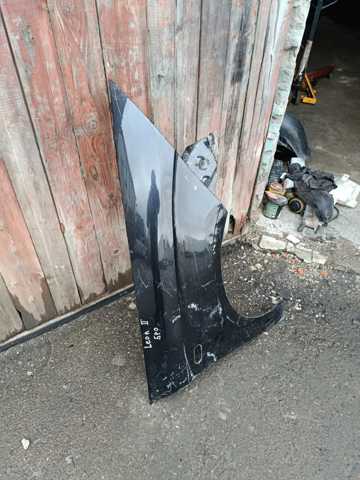 Крило переднє праве