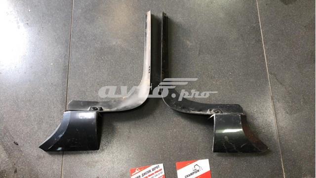 накладка заднього бампера ліва