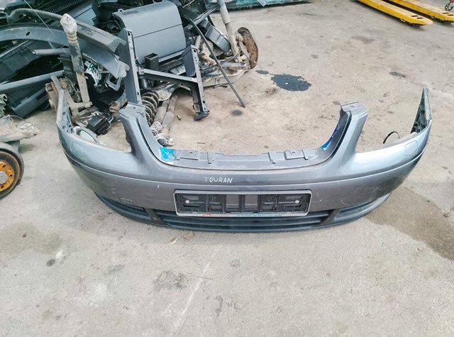 Бампер передній