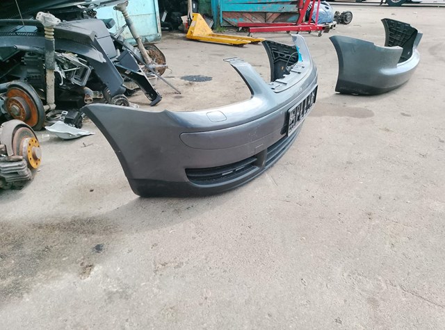 Бампер передній