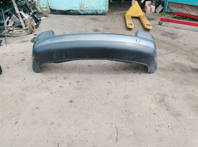 Бампер задній