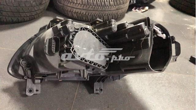 Фара Права Touran