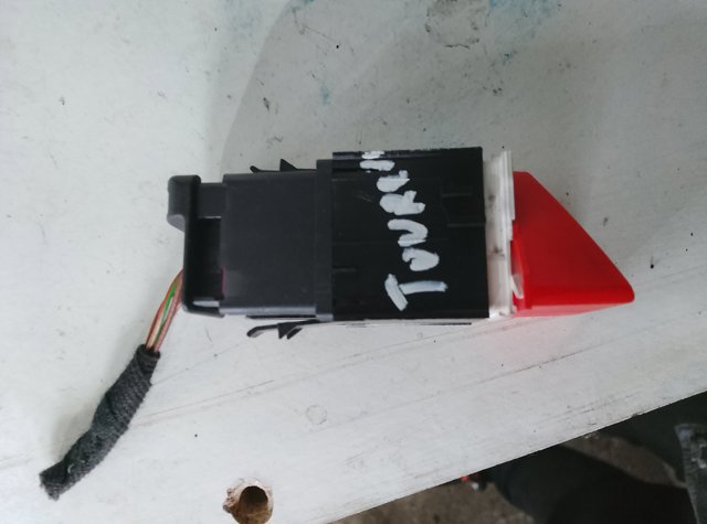 VAG 1T0953509B Кнопка включения аварийного сигнала в наличии Сумы