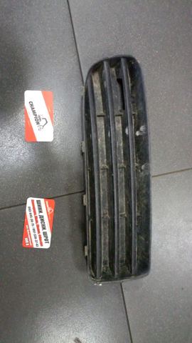 Решітка переднього бампера, права