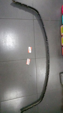 Накладка бампера переднього