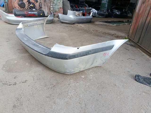 Бампер задній