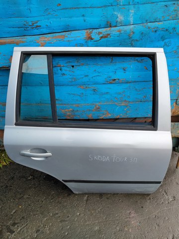 Скло задньої двері правої