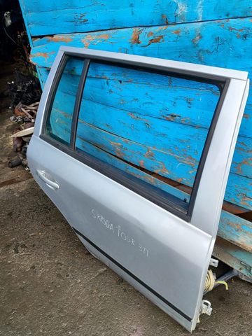 Скло задньої двері правої