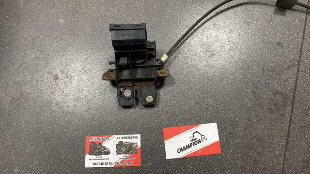 Замок кришки багажника/задньої 3/5-ї двері, задній — фото 1