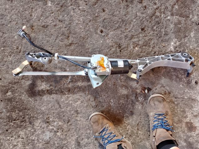 Двигун склоочисника лобового скла (трапеції)