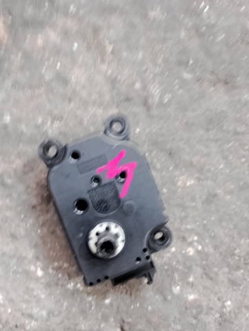 Двигун заслінки печі